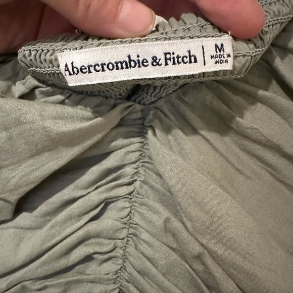 Abercrombie & Fitch Drama Puff Sleeve Ruched Top Size M in Soft Sage Green - Picture 4 of 4